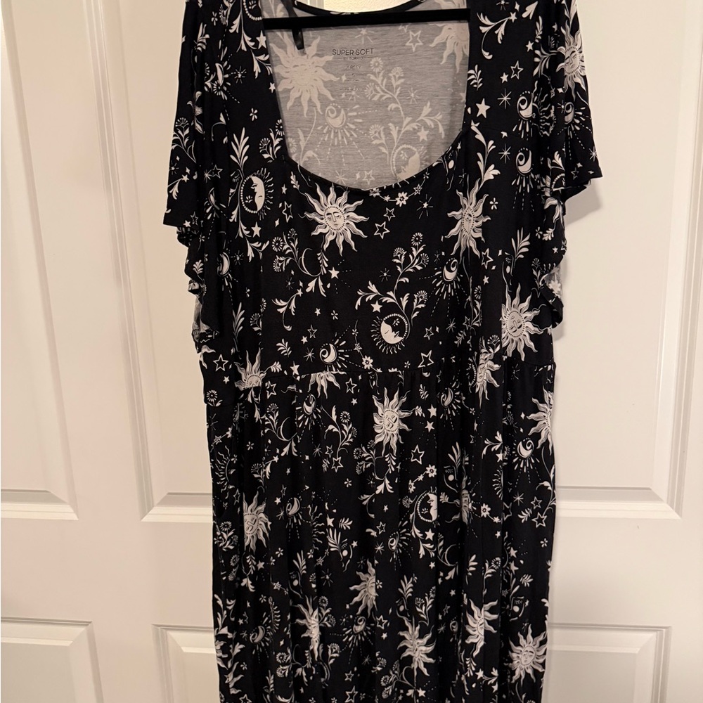 Torrid Black and White Celestial Print Dress